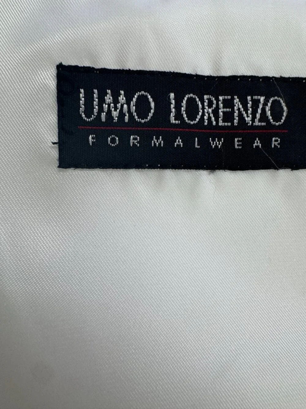NWOT Umo Lorenzo White Paisley Vest - Small